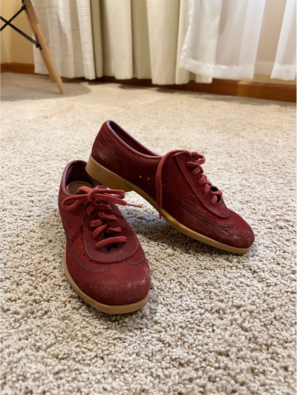 Women's vintage maroon suede Brunswick retro bowling shoes size 7